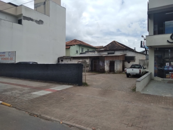 TERRENO COM 2 SALAS COMERCIAIS - Foto 2