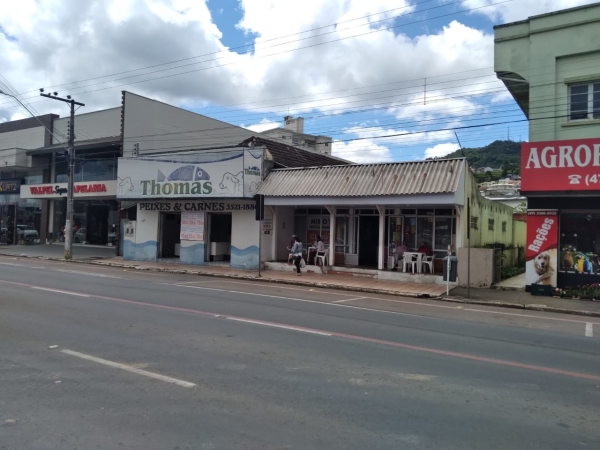 TERRENO COM 2 SALAS COMERCIAIS - Foto 1